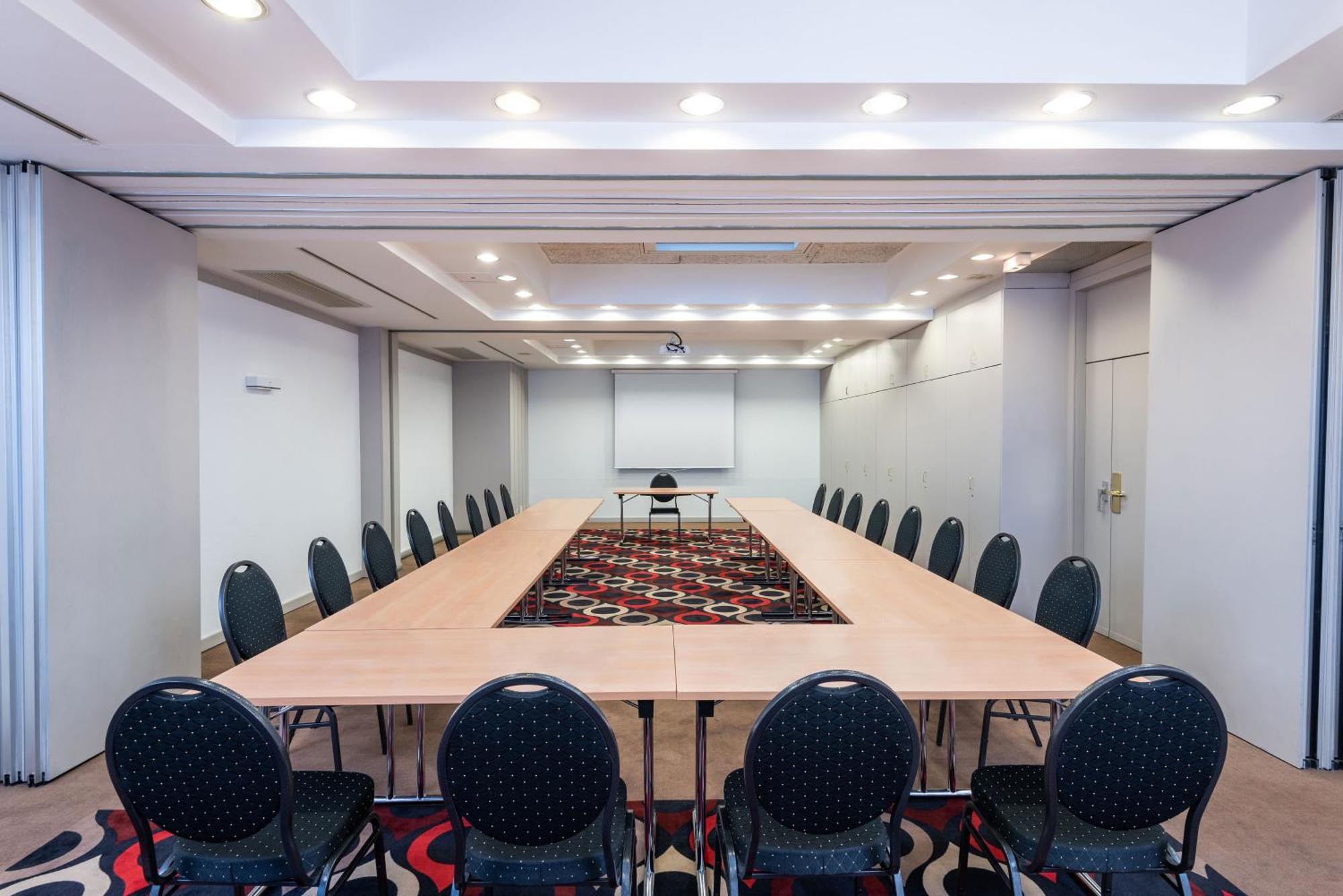 Leonardo Westbahnhof 4* Wien